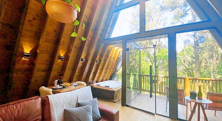 Chalet with terrace, grill & hot tub | Pets allowed — photo 3