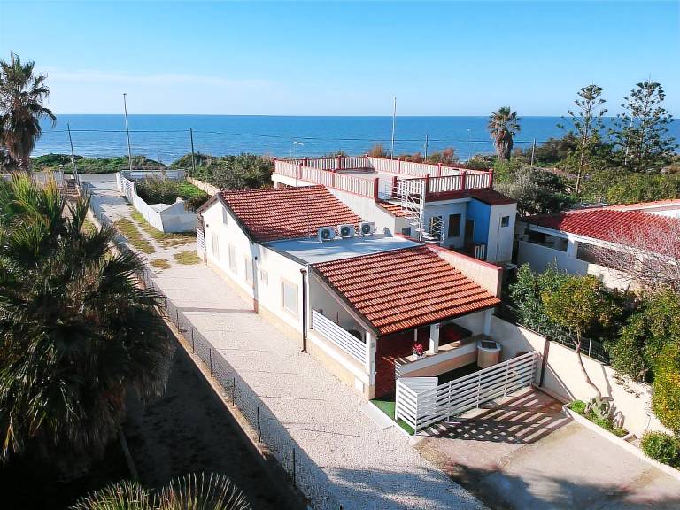 Pleasant rental apartment with BBQ | Close to the beach | Pets are welcome in Ragusa