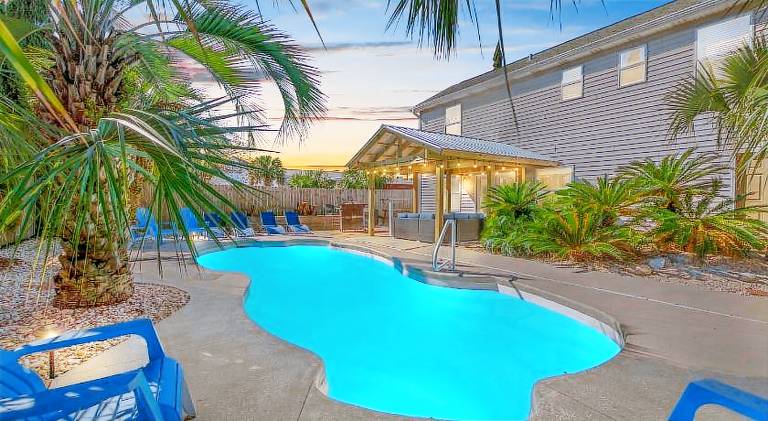 Fully equipped vacation home with yard, jacuzzi & grill | Next to the beach | Suitable for remote work | Pets are welcome in Bay City, AL