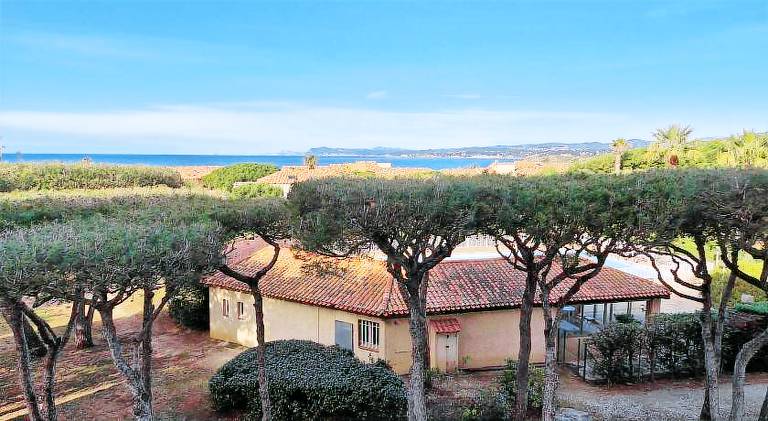 Holiday apartment with pool | Close to the beach | Dogs allowed in Six-Fours-les-Plages