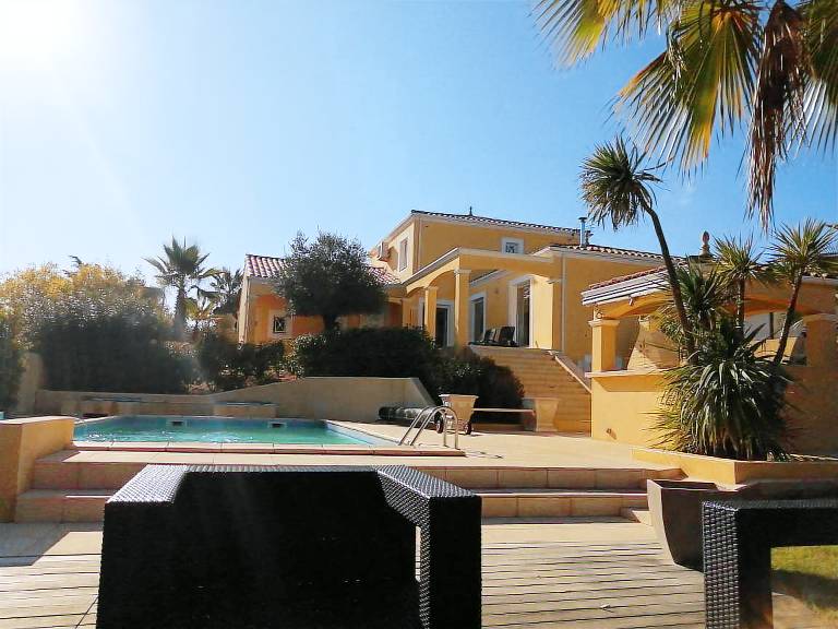 Villa Saint-Thibéry