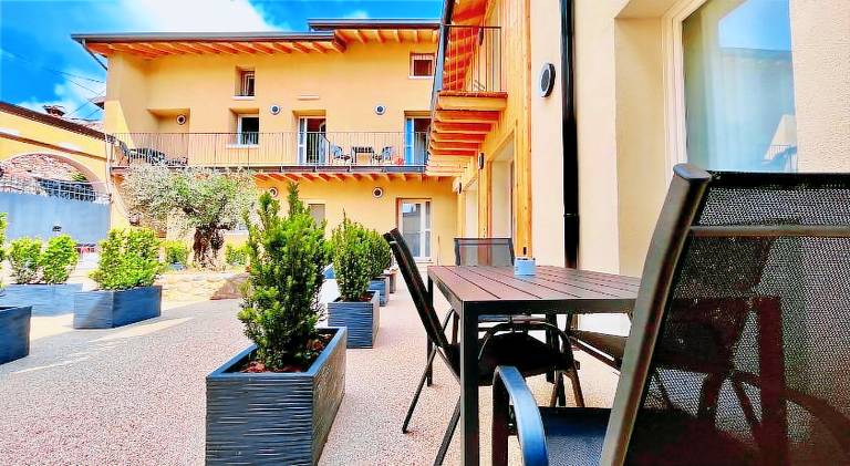 Vacation home with 2 rooms for 6 persons in Manerba del Garda