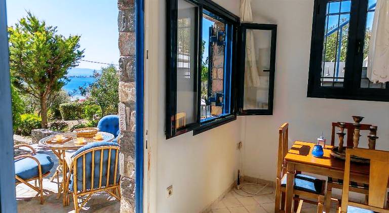 Villa Euphoria Studio in Aegina, A' Marathonas Bay — photo 3