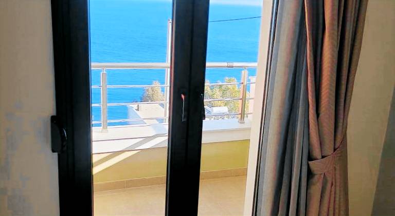 Fully equipped villa with barbecue, terrace & yard | Close to the beach | Pets are welcome — photo 2