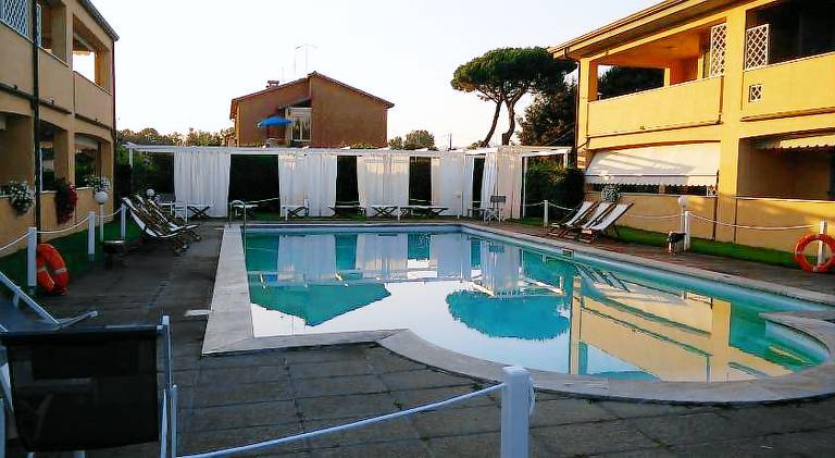 Serviced apartment with pool, garden & terrace in Carrara