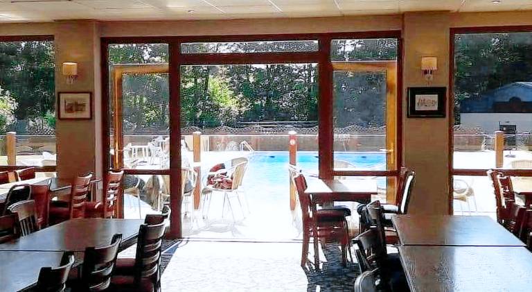 Chalet with pool — photo 4