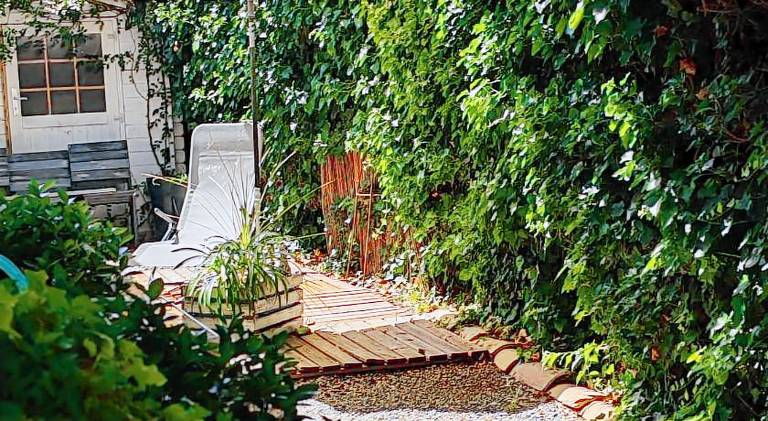 LE PETIT JARDIN... in L'Isle-sur-la-Sorgue