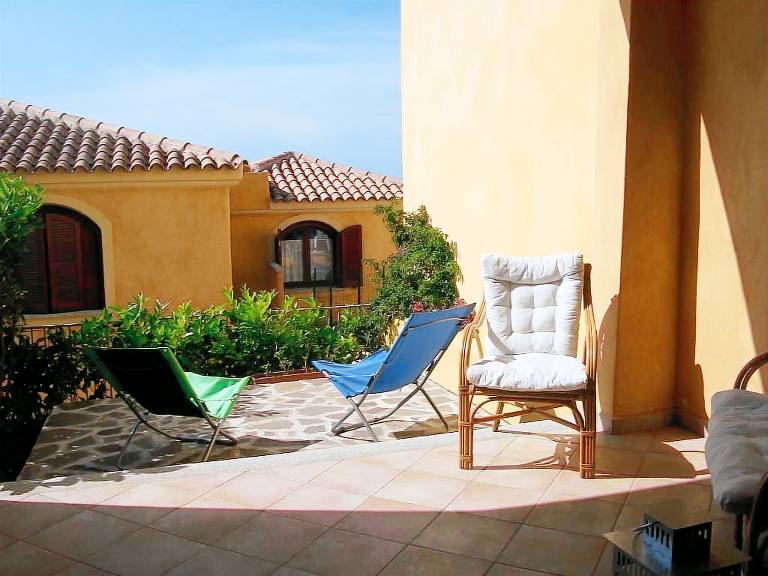 Apartment with terrace — photo 3