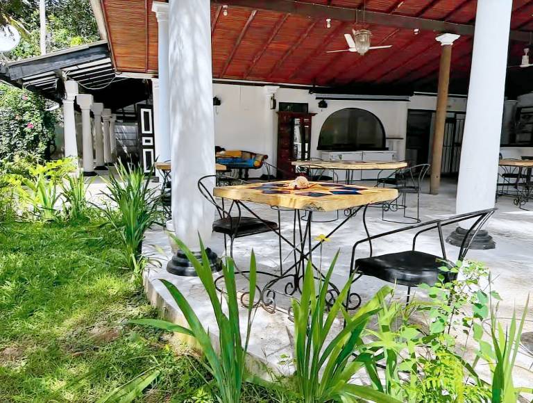 Paradise garden in Unawatuna