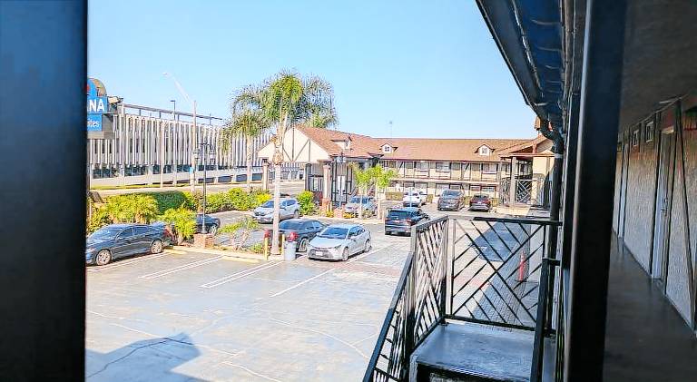 Cabana Inn & Suites — photo 4