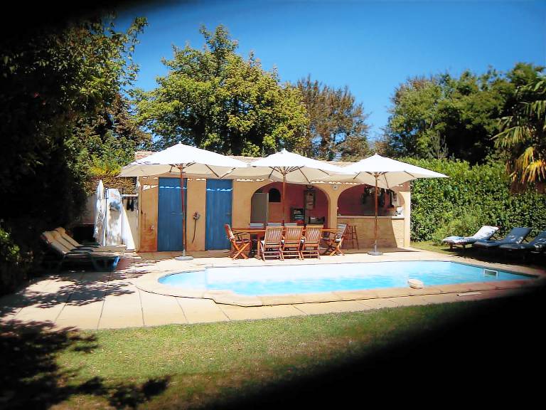 Villa Mondragon