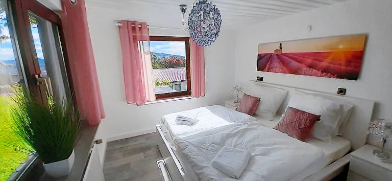 Bed & Breakfast  Niedenstein