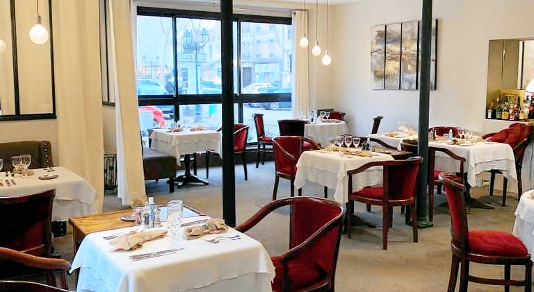 HOTEL PARIS VESINET- Logis Hotel Restaurant — photo 2
