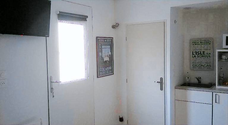 UNE CHAMBRE EN VILLE — photo 3