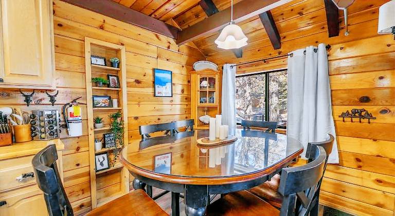 Vacation home with barbeque & patio — photo 4