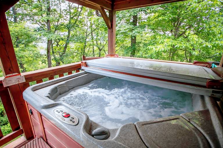 Cabin with barbecue & jacuzzi | Mountain view — photo 4