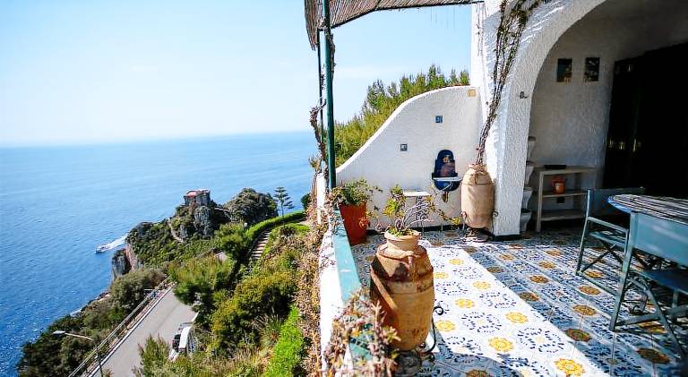 Pleasant villa with patio & yard | Pet-friendly — photo 4
