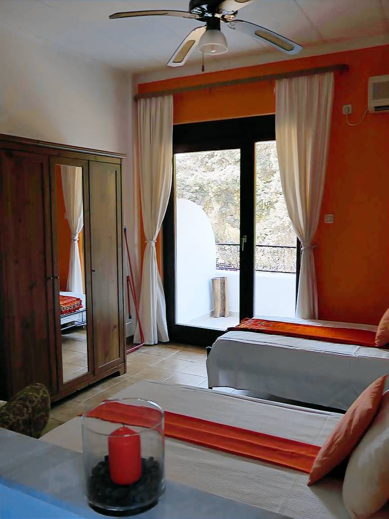 Apartment 'Helios Rhodos 1' with Private Terrace, Wi-Fi and Air Conditioning — photo 3