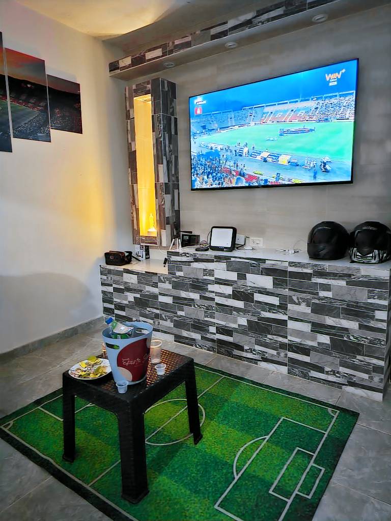 La Tribuna Lounge — photo 4