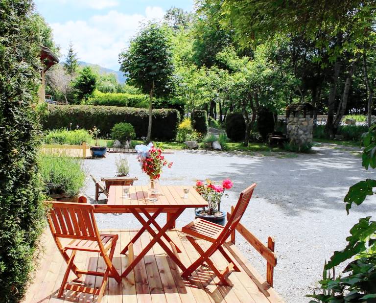 Gite with patio, barbecue & yard — photo 2