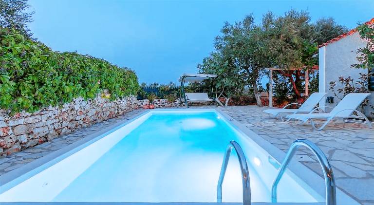 House with terrace, yard & private pool — photo 4