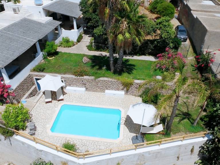 Lovely vacation home with garden, private pool & terrace | Beach nearby | Pets are welcome — photo 4