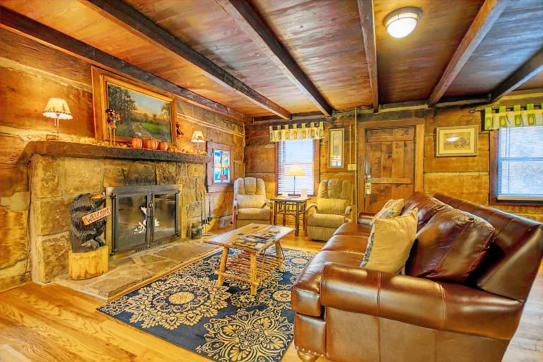 Children-friendly lovely house with hot tub, grill & fast internet | City view | Pets are welcome — photo 4