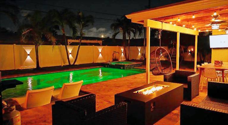 Vacation home with pool, terrace & jacuzzi — photo 5