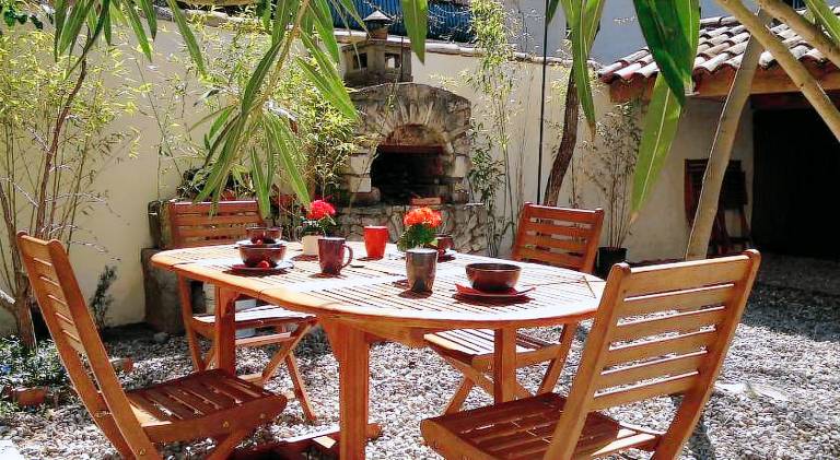 Fully equipped rental apartment with BBQ, patio & yard | Pets are welcome — photo 5