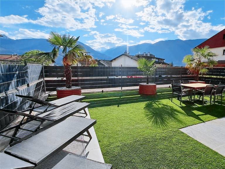 House with sauna, private pool & patio | Mountain view — photo 4