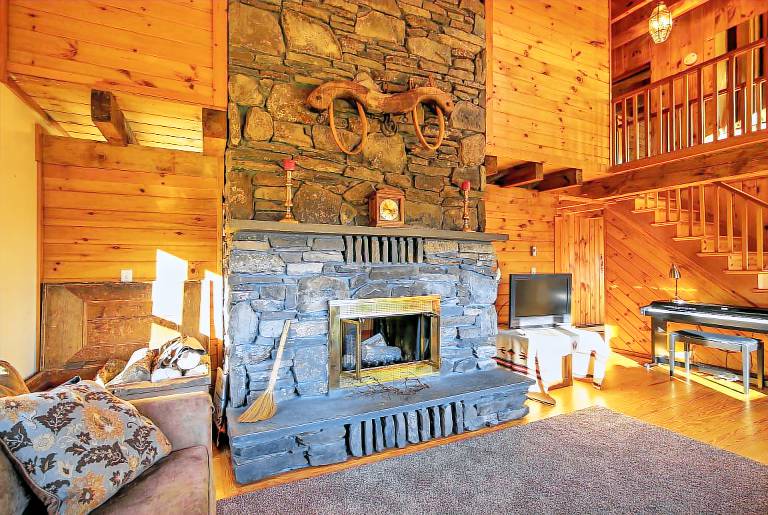 'Bearpen Lodge' on 125 Acres - Near Belleayre Mtn! — photo 4