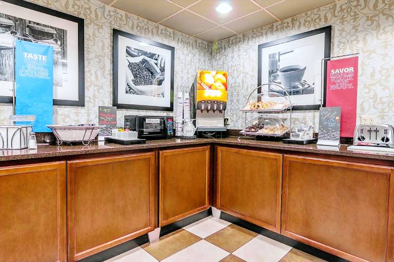 Hampton Inn Winchester-University/Mall Area — photo 4