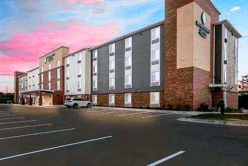 WoodSpring Suites Milwaukee Menomonee Falls