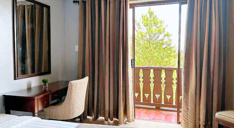 Serviced apartment with yard & patio | Pets allowed in Tagaytay
