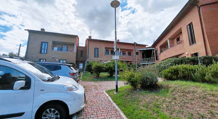 Apartment with patio in Siena