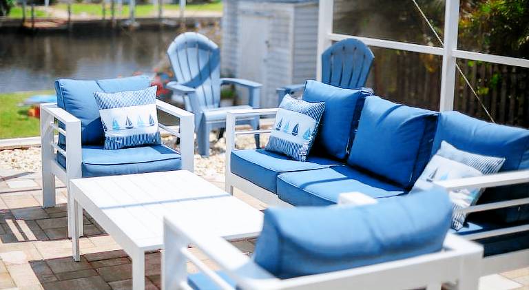 Vacation home with pool — photo 4