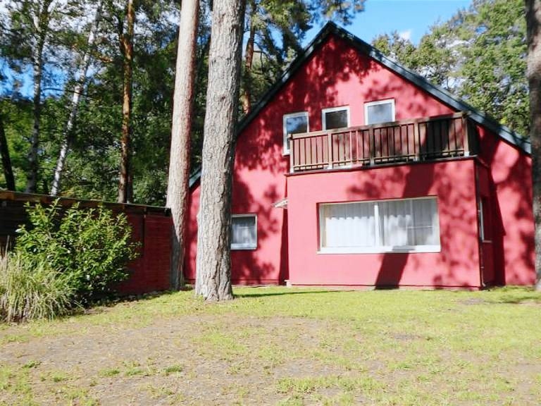 Wohung mit Balkon und Garten nahe Stadtgrenze