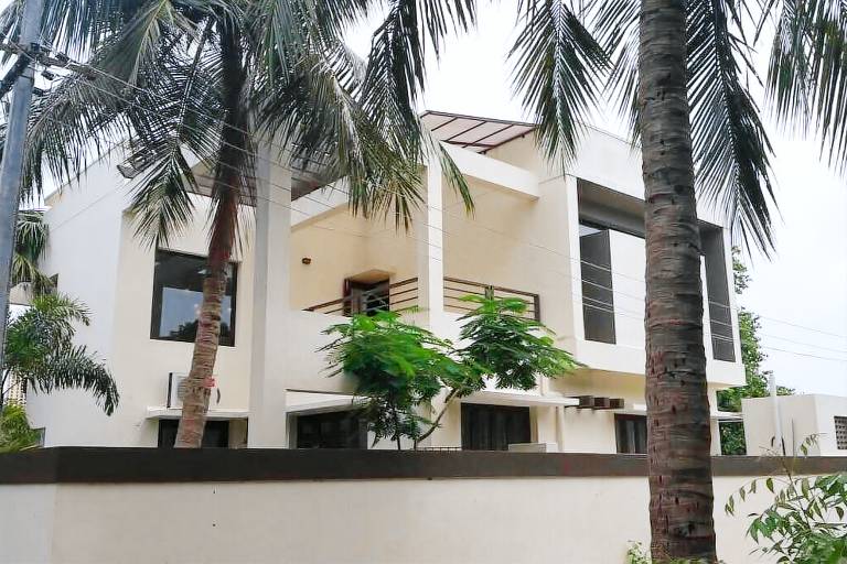 House  Padur