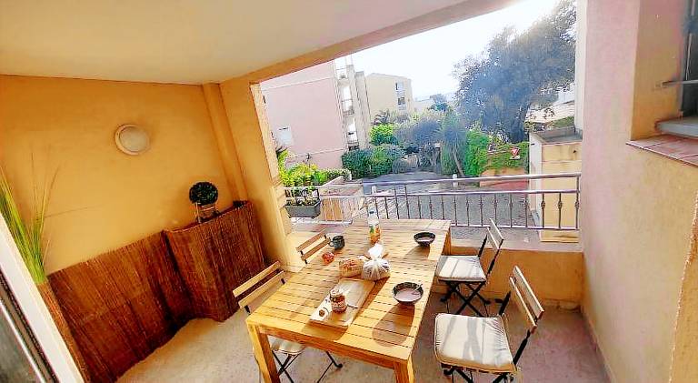 Apartment with terrace — photo 3