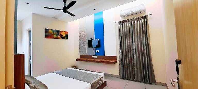 ELITE RESIDENCY