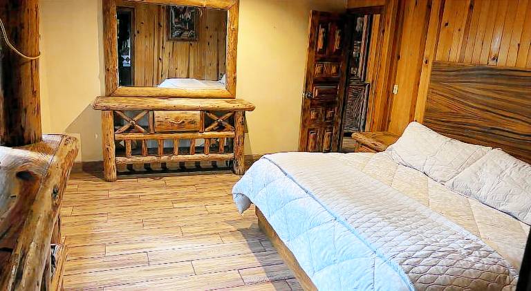 Lodge with garden & terrace — photo 2