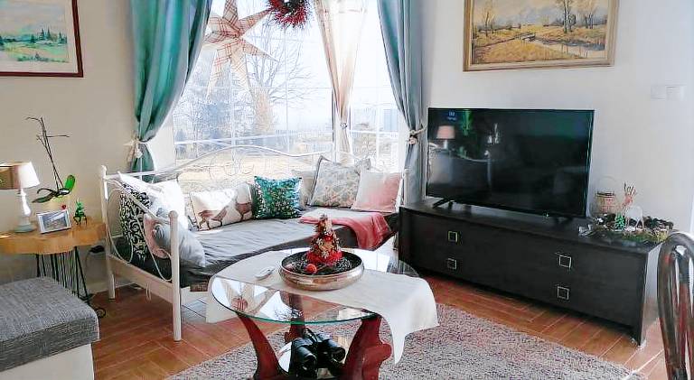 Holiday apartment with BBQ, garden & patio — photo 2