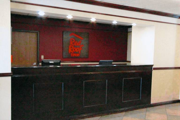Red Roof Inn Gurnee - Waukegan — photo 3