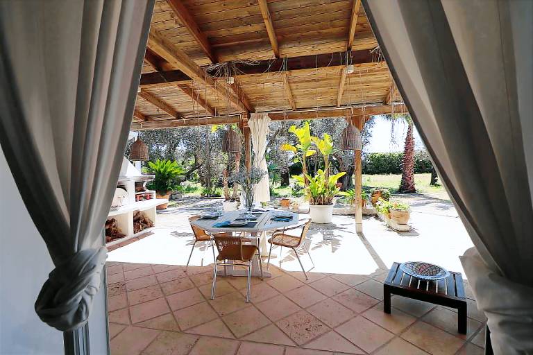 Villa with BBQ & garden | Garden view — photo 2