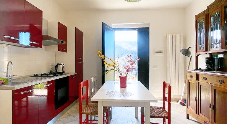 Apartment with garden & patio — photo 3