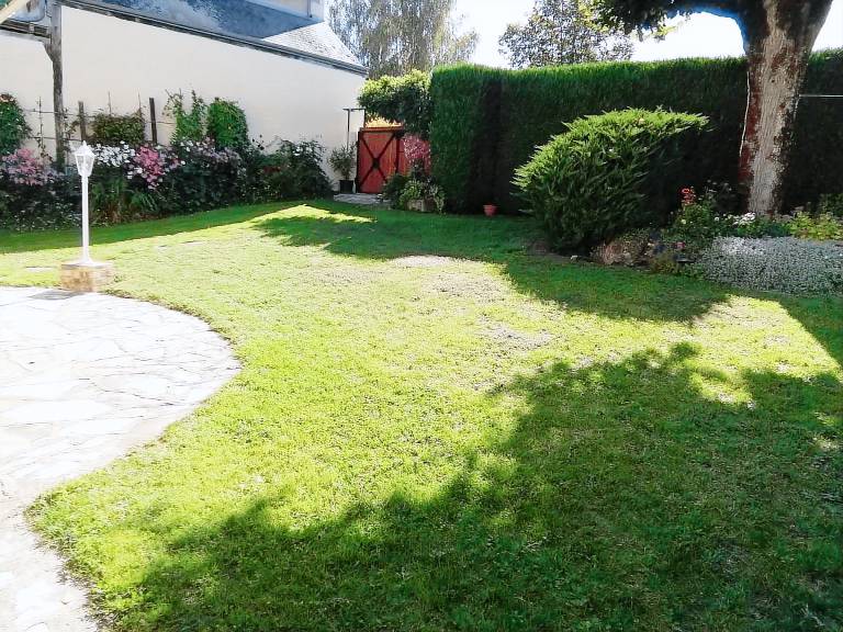 Cottage with grill & yard — photo 4