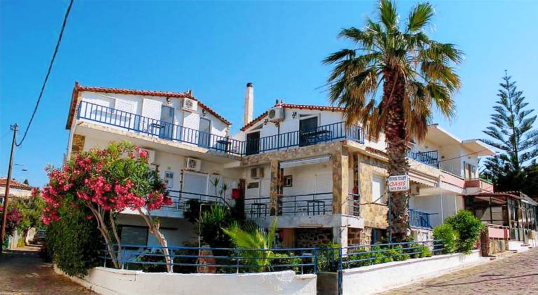 Lovely holiday apartment with yard & terrace | Good for workation | Dogs allowed in Lesvos