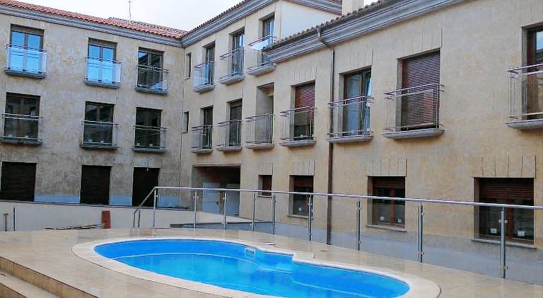 Rental apartment with terrace & pool | Next to New Cathedral of Salamanca | Perfect for remote work — photo 4