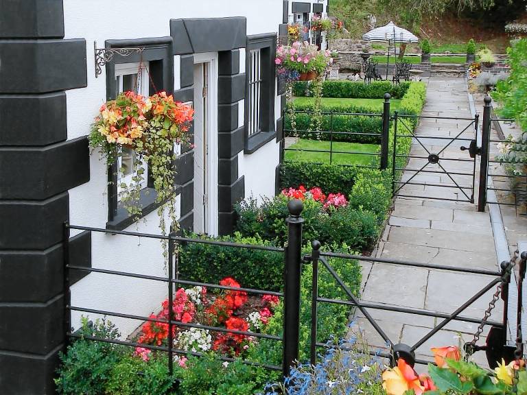 Cottage  Llandovery