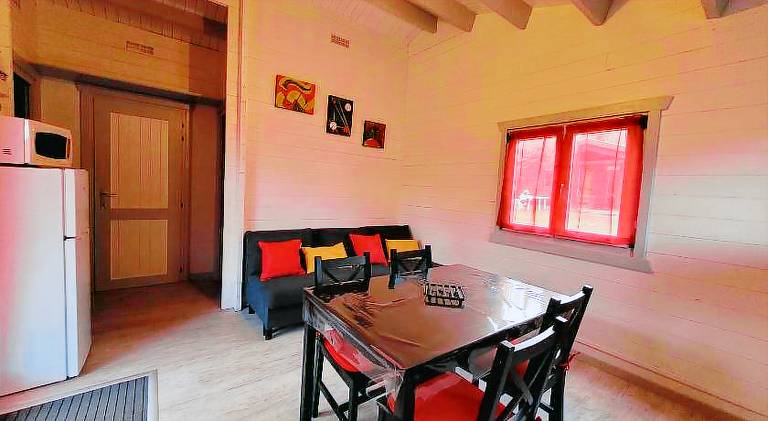 Chalet with terrace, barbecue & garden — photo 5